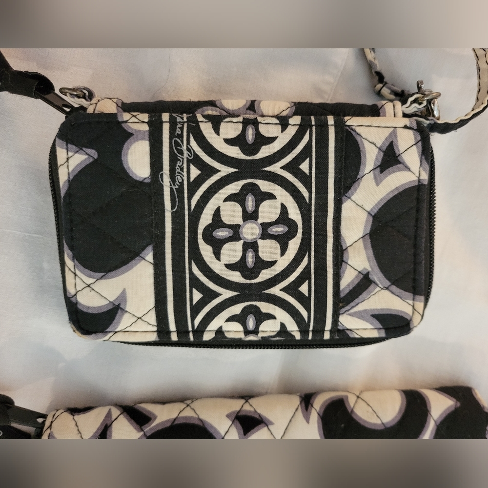 Vera Bradley Black and White Floral Phone Case Set EUC - Picture 8 of 9